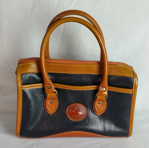 Dooney & Bourke Large Black Pebbled Tan  Leather Doctors Satchel Hand Bag - Picture 2 of 16